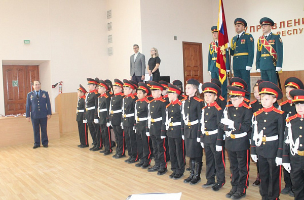 В Улан-Удэ кадеты Росгвардии дали клятву  