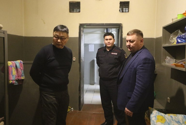 В Улан-Удэ задержанные становятся любителями чтения в изоляторе 