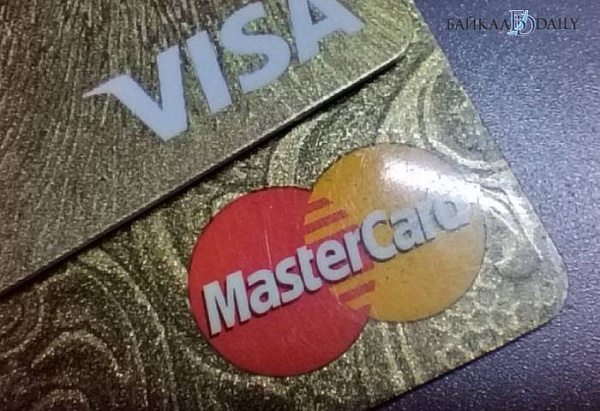 Улан-удэнка украла с карты уехавшего в больницу пенсионера крупную сумму денег