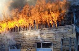 В Бурятии за сутки сгорели три гаража 