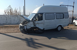В Улан-Удэ в жёстком ДТП с маршруткой пострадали двое