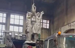 Памятник покорителям космоса в Улан-Удэ вернут на площадь Славы