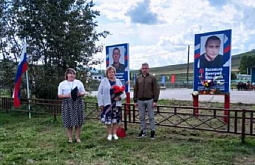 В пригородном селе Бурятии появилась аллея с портретами участников СВО