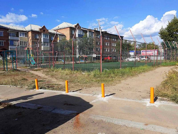 В Улан-Удэ зелёные зоны защищают от наезда автомобилей 