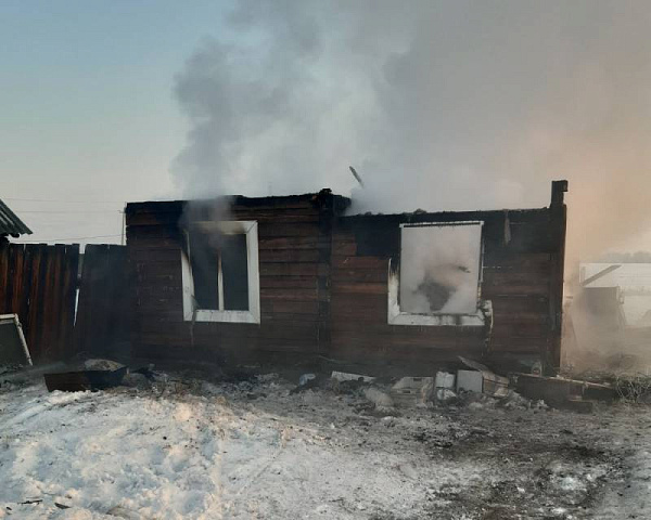 В пригороде Улан-Удэ дотла сгорел дом