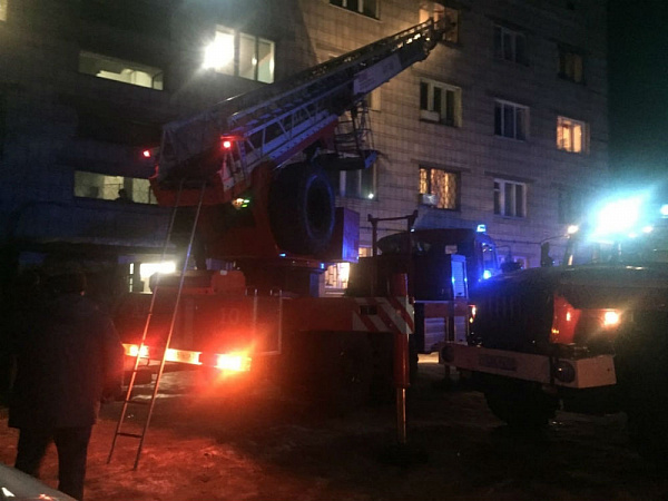 В Ангарске на пожаре в четырёхэтажке погибла женщина 