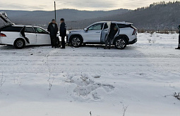 В Бурятии в столкновении Honda и Geely пострадали шесть человек  