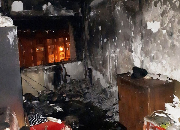 В Иркутске на пожаре спасли бабушку и дедушку 