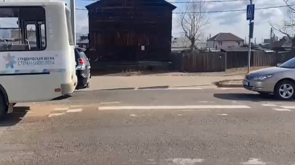 В Бурятии предположили, что детей сбивают из-за стёршейся разметки 