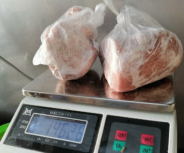 В улан-удэнской закусочной хранилась свинина без документов