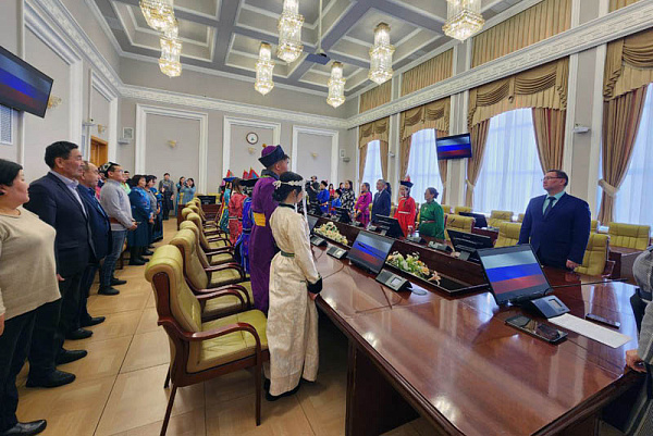 В Бурятии впервые вручили премию имени Мэлса Самбуева