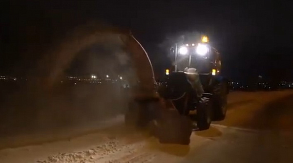 Более 550 тонн песка рассыпали на улицах Улан-Удэ