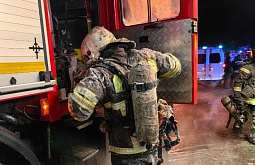 В Чите сгорел большой гараж