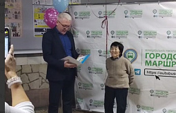 В Улан-Удэ кондуктор автобуса встретила 80-летие на посту