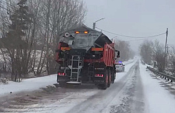 В Улан-Удэ весь день активно подсыпают дороги