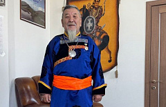 В Бурятии верховного шамана центра «Тэнгэри» наградили медалью