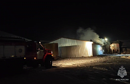 В Улан-Удэ под покровом ночи разгорелся крупный пожар