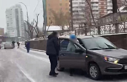 В Улан-Удэ водитель потерял сознание за рулём и попал в ДТП