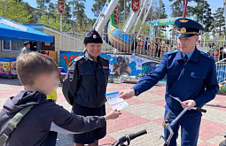 В парке Улан-Удэ детям напомнили правила дорожной безопасности