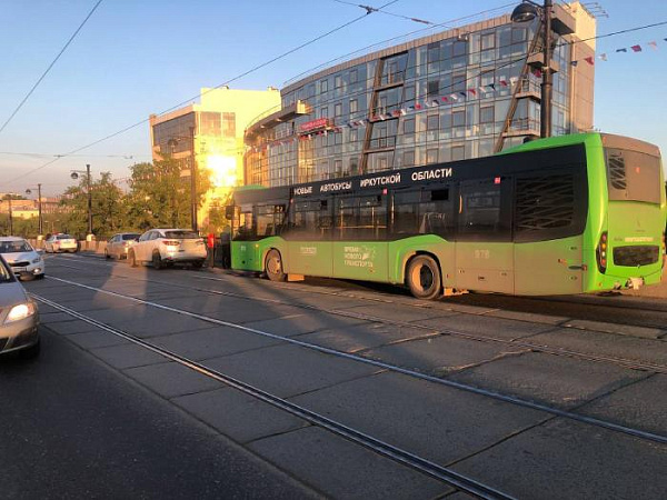 � �������� ����������� ������������ �������, Lexus � Honda Fit