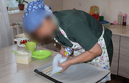 В Улан-Удэ осуждённые женщины испекли заварные пирожные 