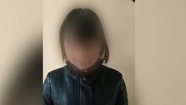 16-летняя улан-удэнка украла телефон и деньги со счёта