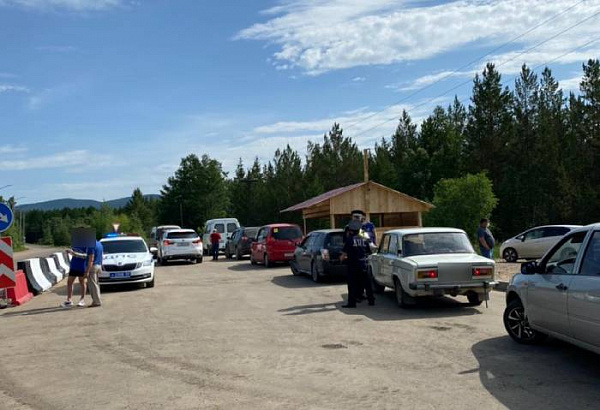 В Бурятии развернули первые машины, ехавшие на Байкал