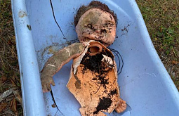 В Бурятии волонтёры во время уборки мусора нашли пугающую куклу