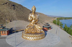 В Туве ламы освятили 16-метровую статую Будды